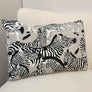 Coussin sans bourrure ZEBRES par Makabane