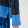 Chandail Nicky Kimmy uni 2 tons de bleu par Culture