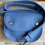 Pochette Amaru bleu lavande de Kazak