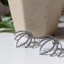 Boucles d'oreilles pin fleurs argent de Roxy Lama