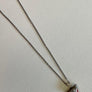 Collier triangle rouge par La voleuse de triangles