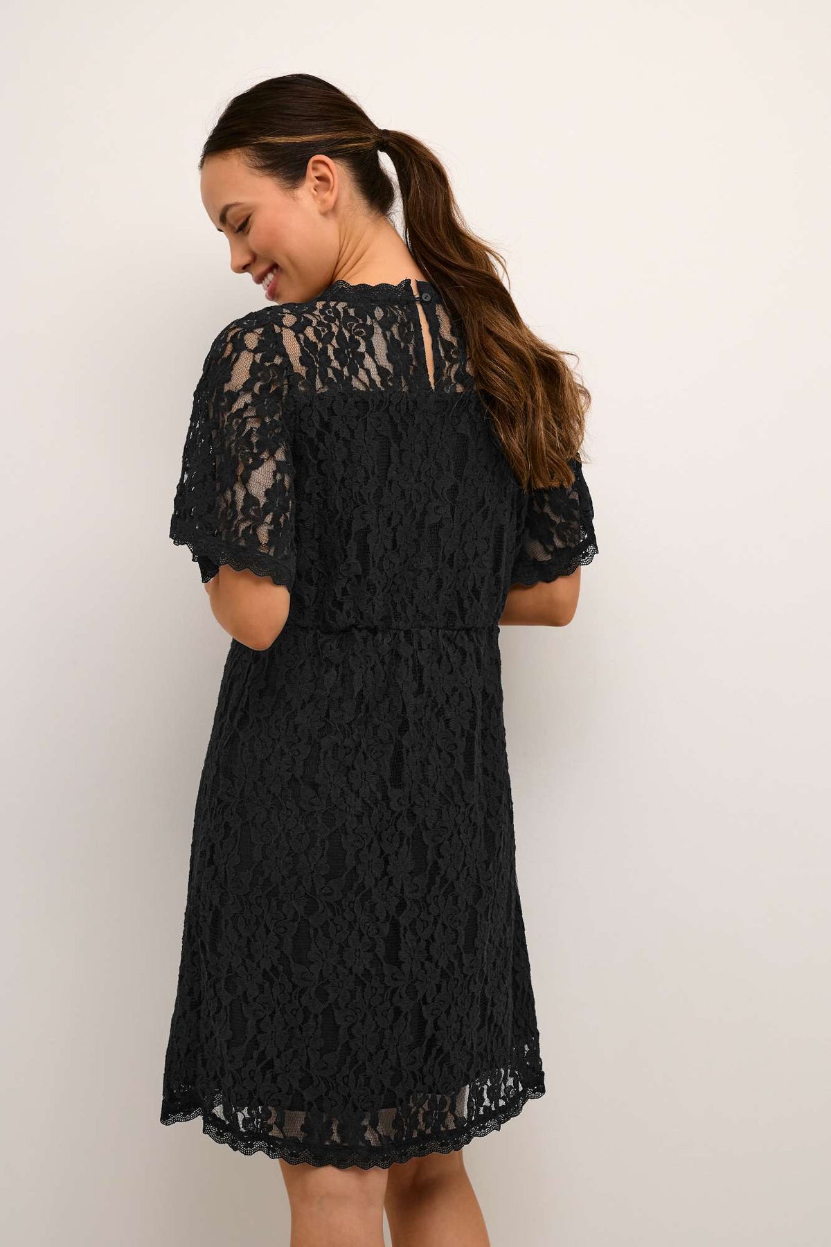 Robe Kit noire de Cream