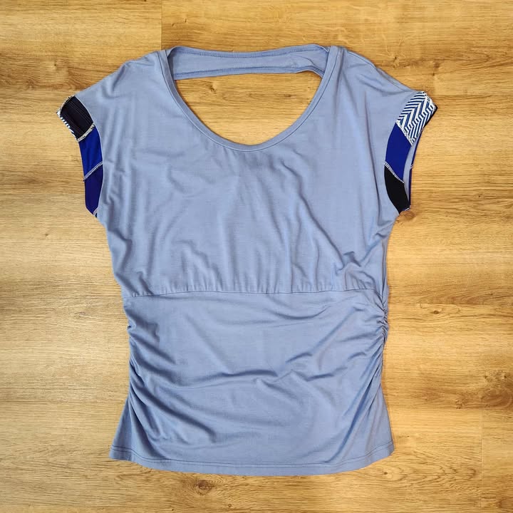 Chandail bleu pâle XXL par Myco Anna