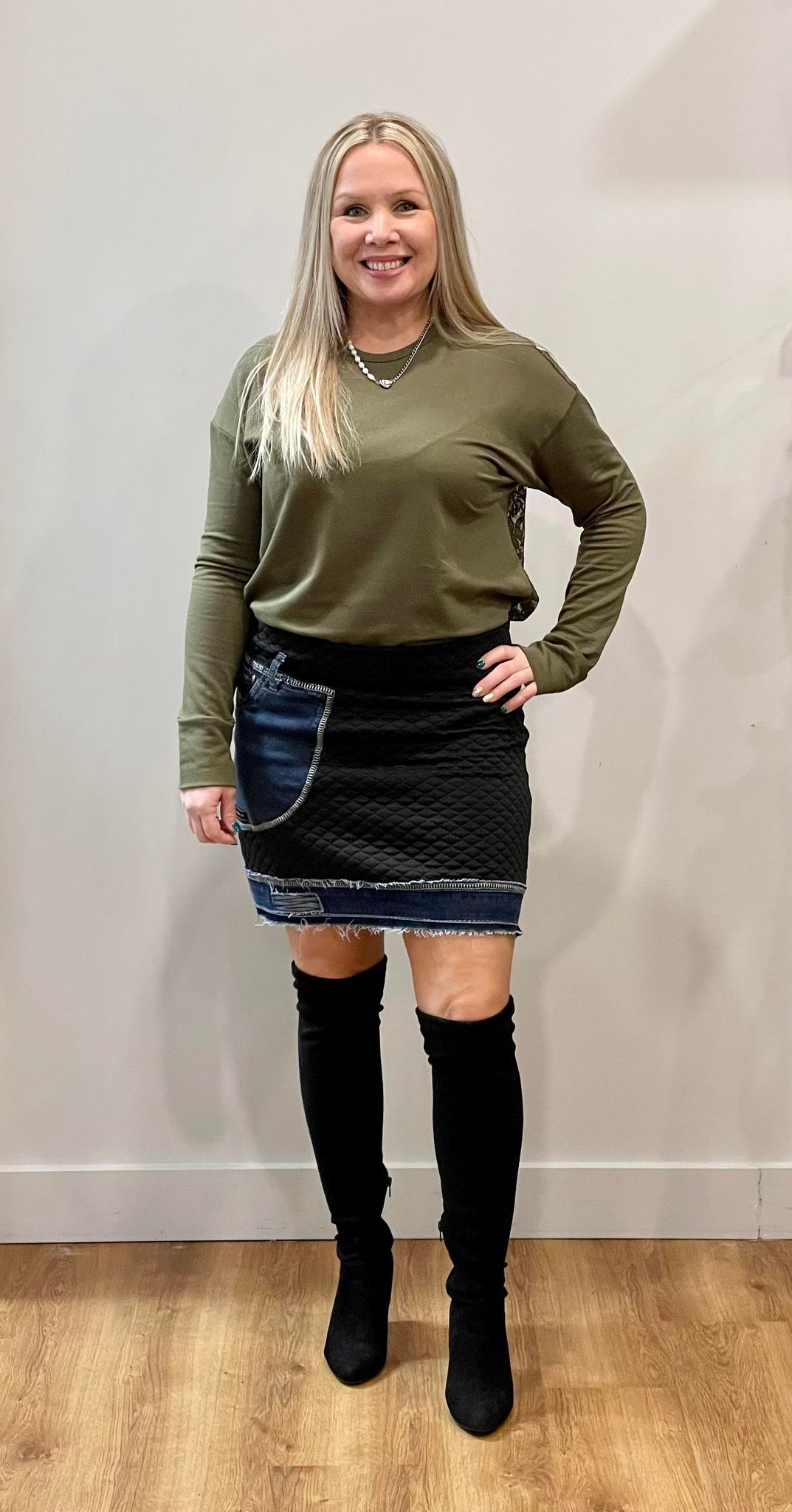 Chandail mou dentelle olive de APRT