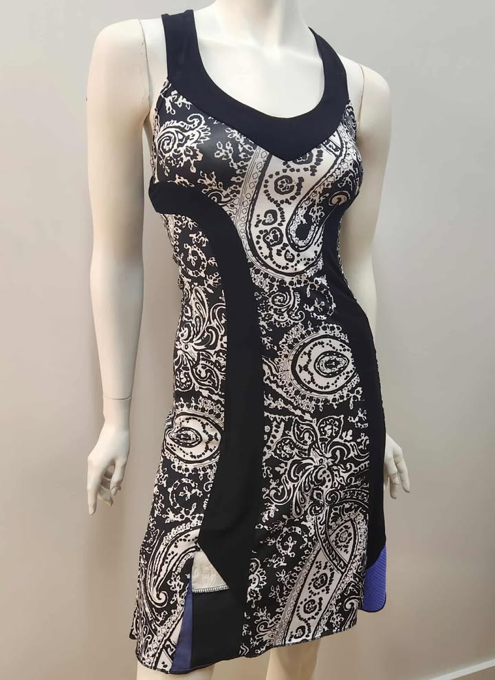 Robe dos croisé noir blanc XS par Myco Anna
