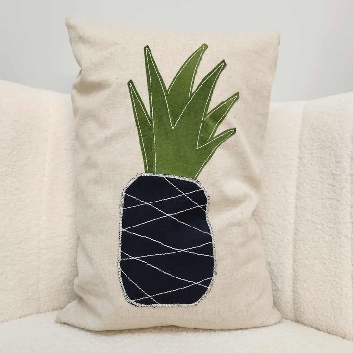 Coussin et bourrure ANAN-MA par Makabane