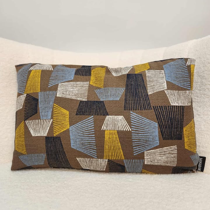 Coussin sans bourrure motif bleu taupe par Makabane