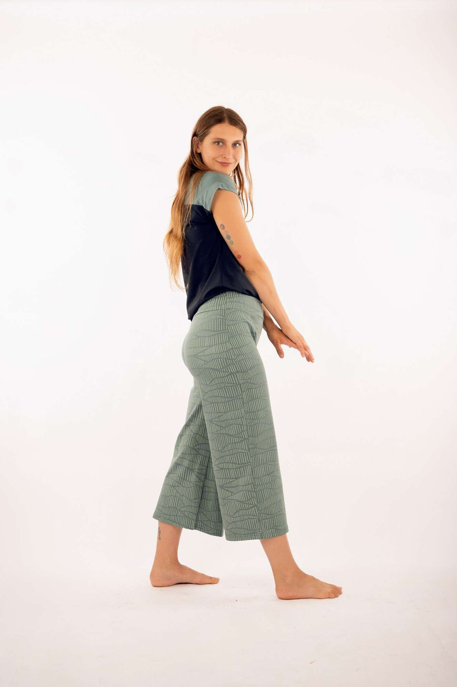 Pantalon KAMA IMPRIMÉ vert pine YB-13 par 21 Tara