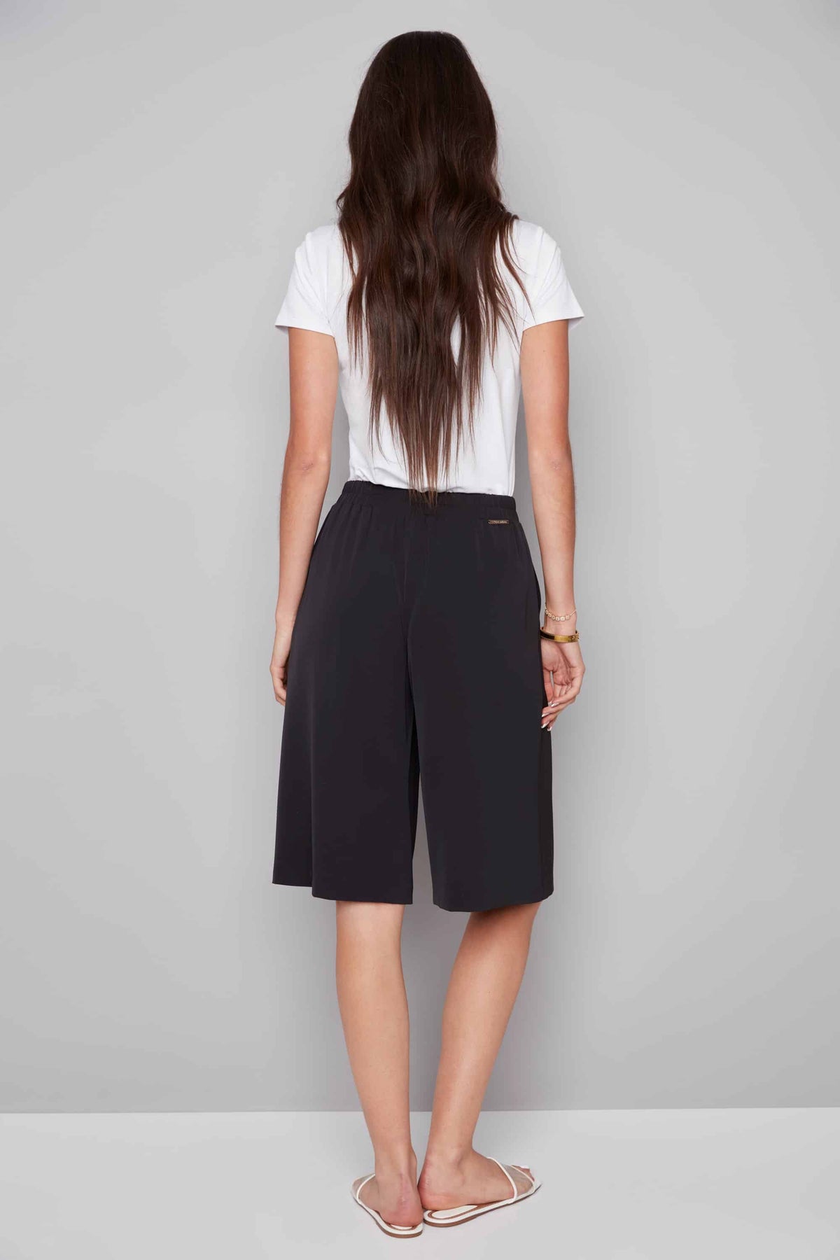 Bermuda Avery soie végétalienne noir par ILTM