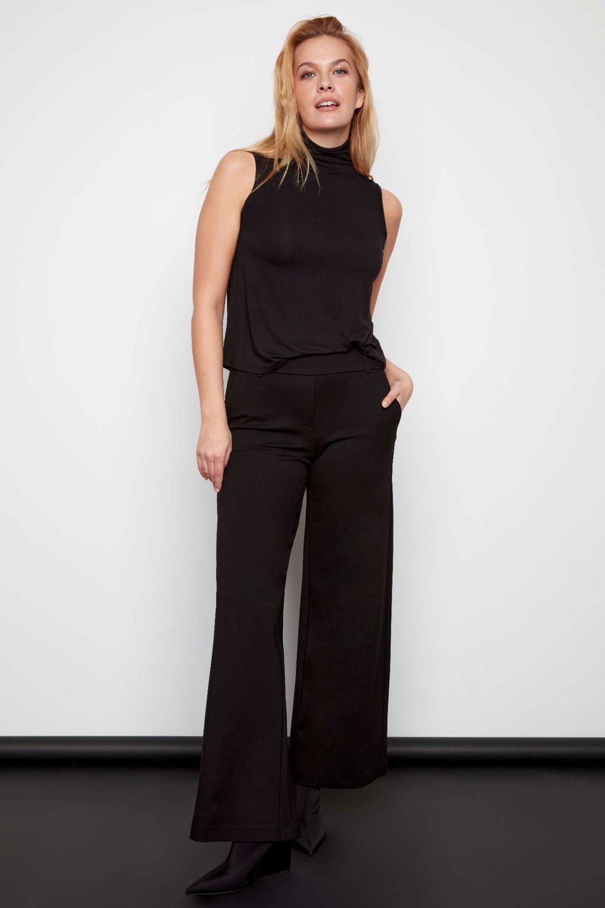 Pantalon jambe large brun par ILTM