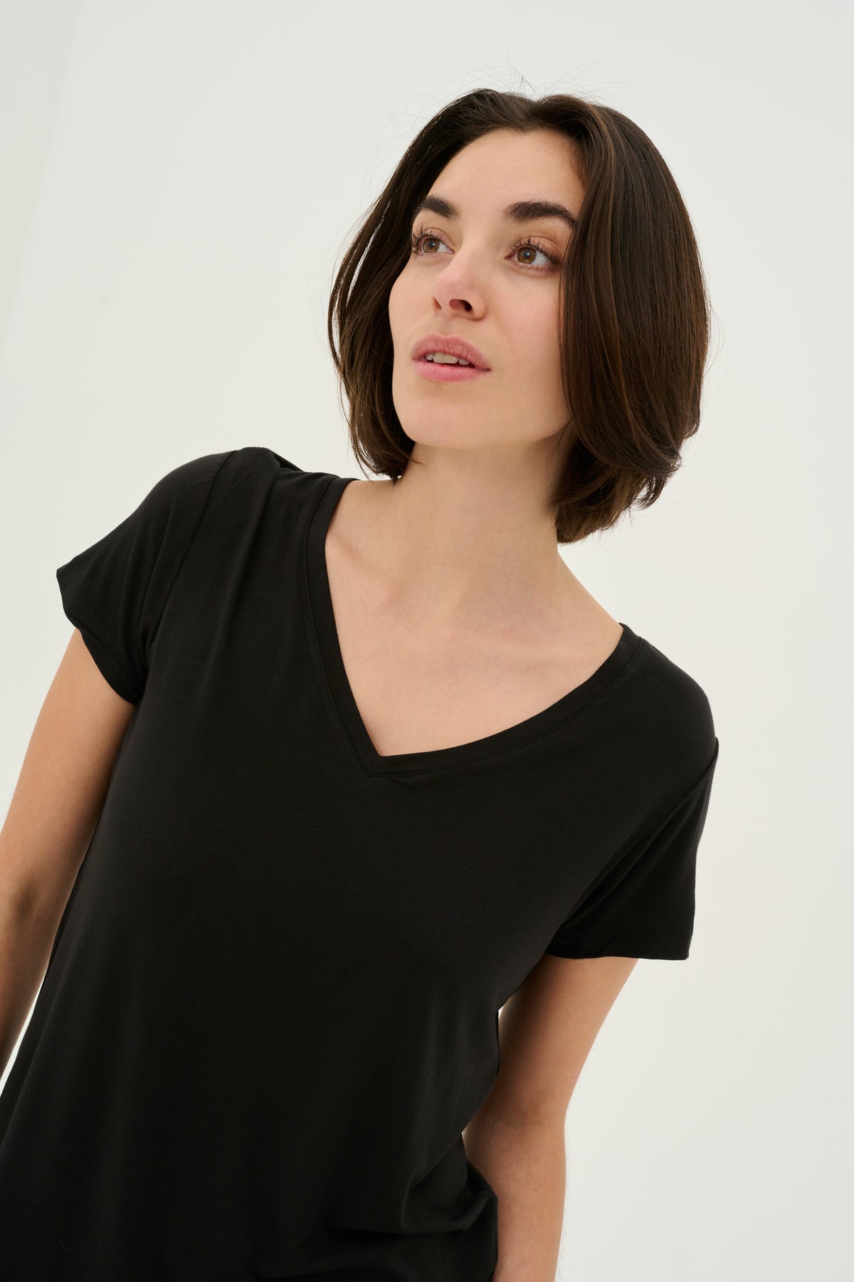 T-shirt Poppy V neck noir S par Culture