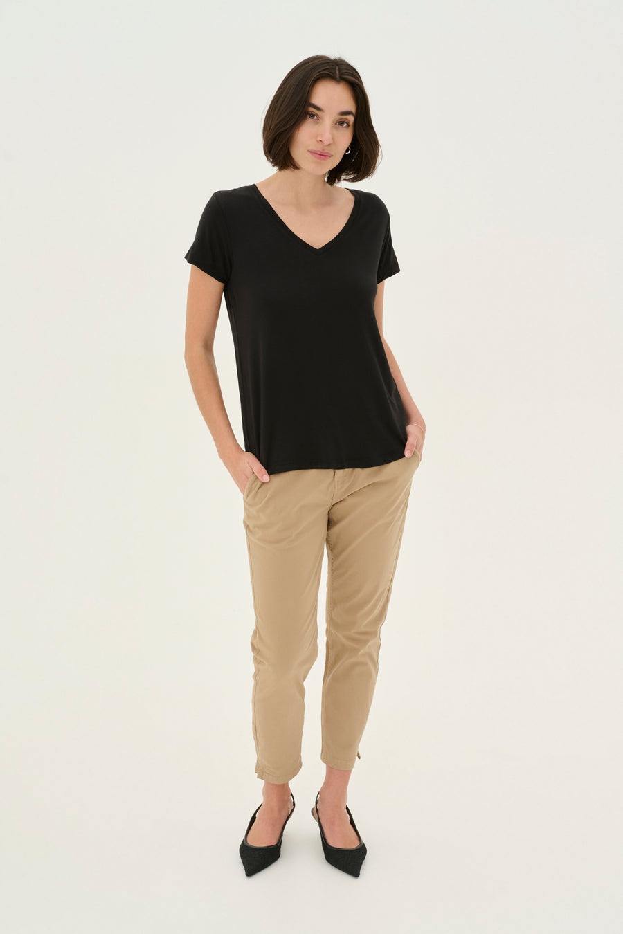 T-shirt Poppy V neck noir par Culture