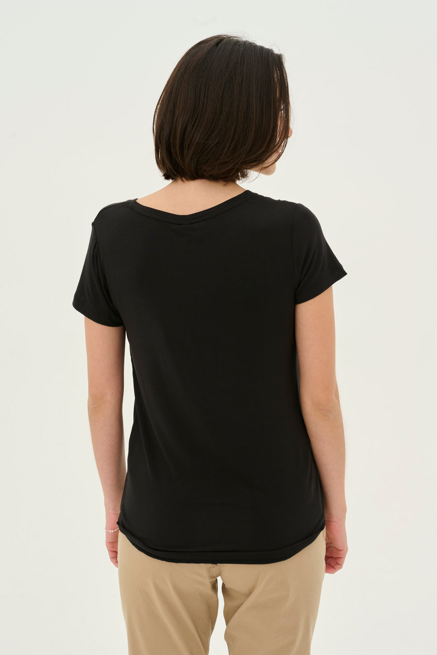 T-shirt Poppy V neck noir par Culture