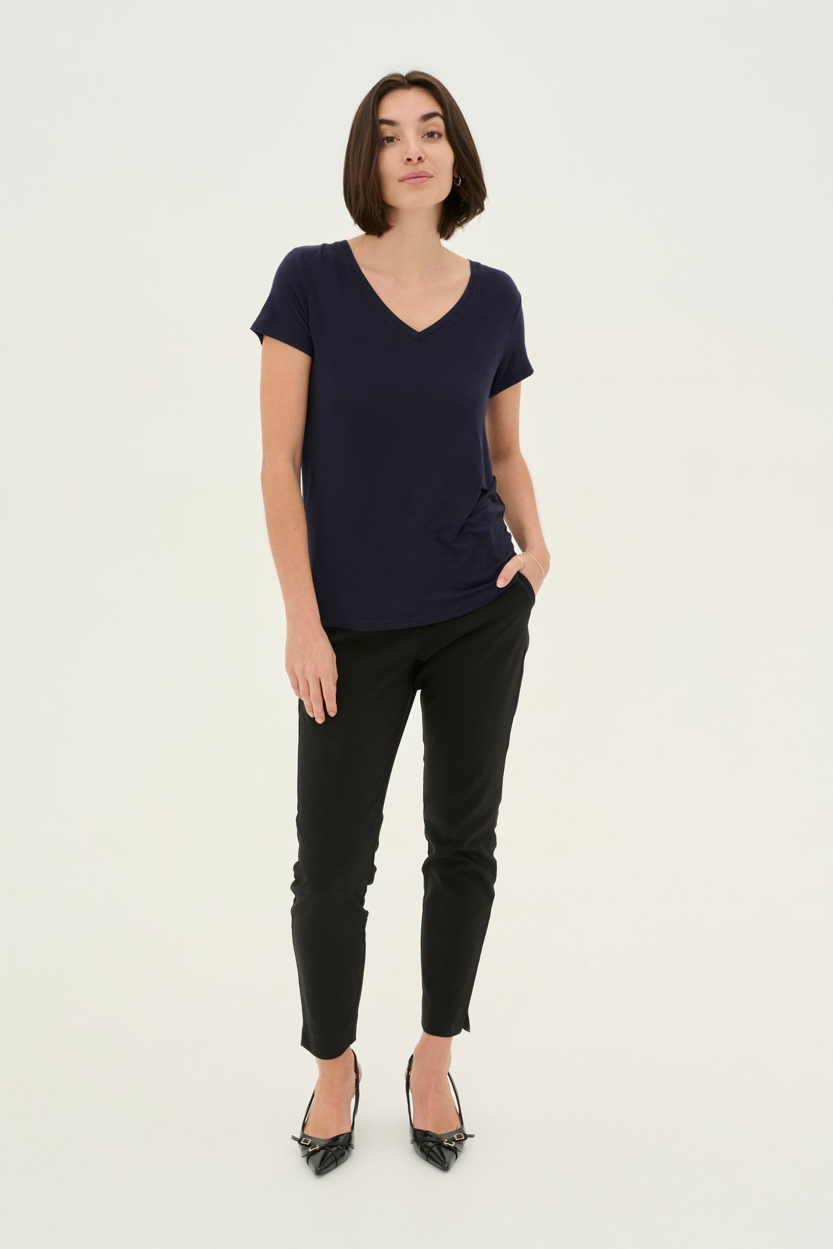 T-shirt Poppy V neck noir S par Culture