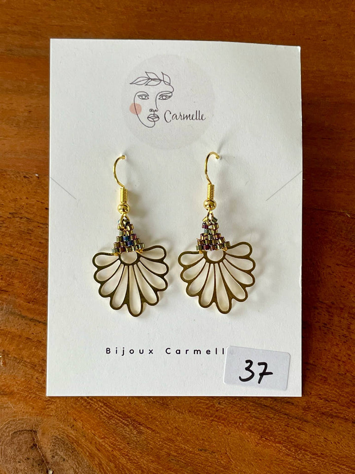 Boucles d'oreilles perlées #22 par Carmelle