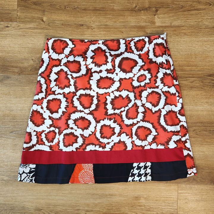 Jupe motifs rouge blanc medium par Myco Anna