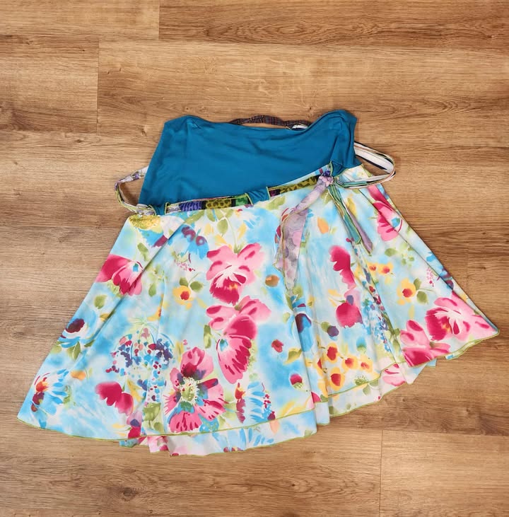 Jupe fleurs bleu Large par Myco Anna