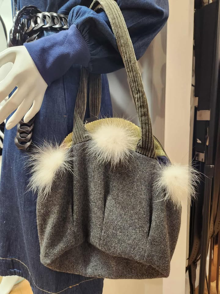 Sac à main pompon pièce unique neuve par Myco Anna