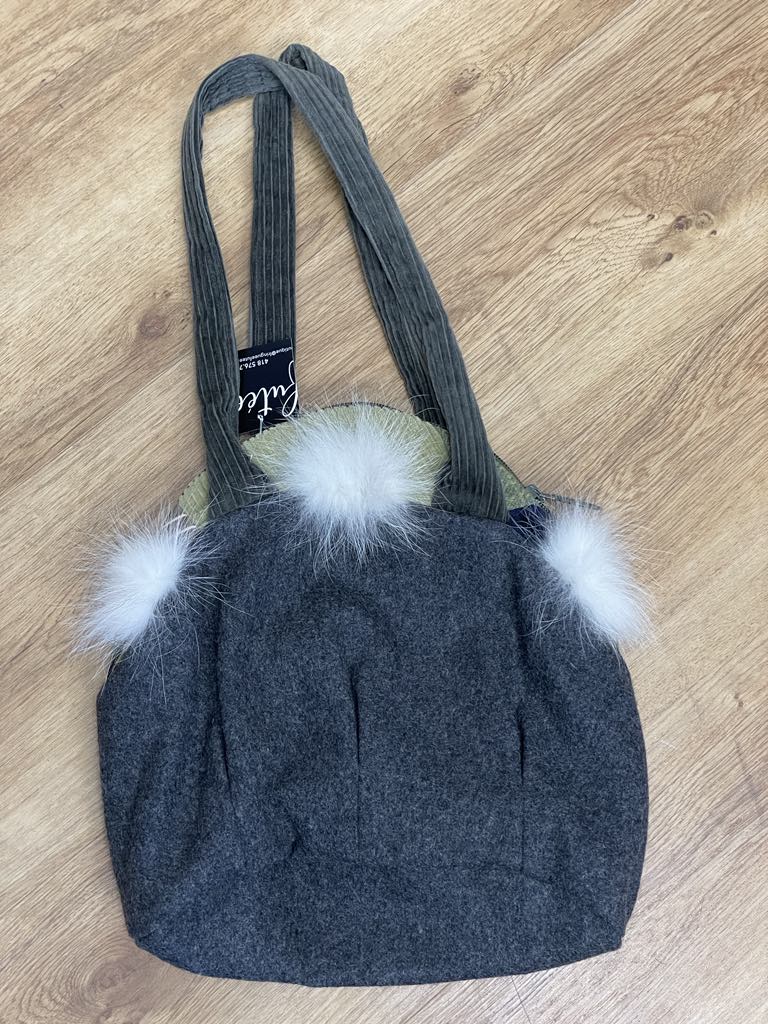 Sac à main pompons de renard recyclés par Myco Anna