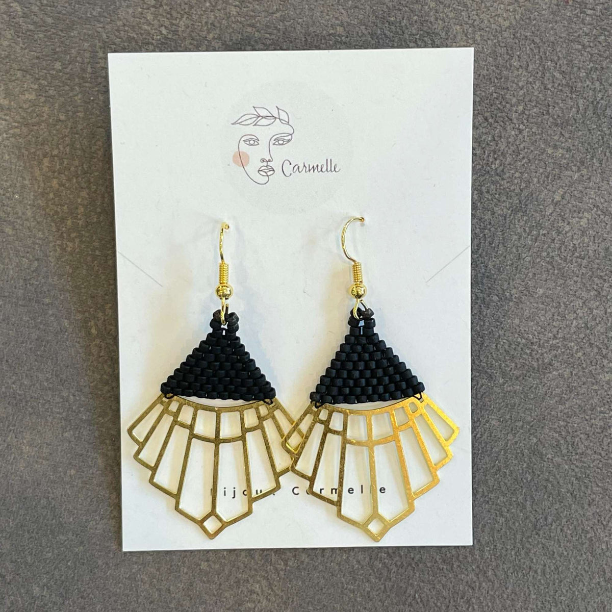 Boucles d'oreilles perlées #8 par Carmelle