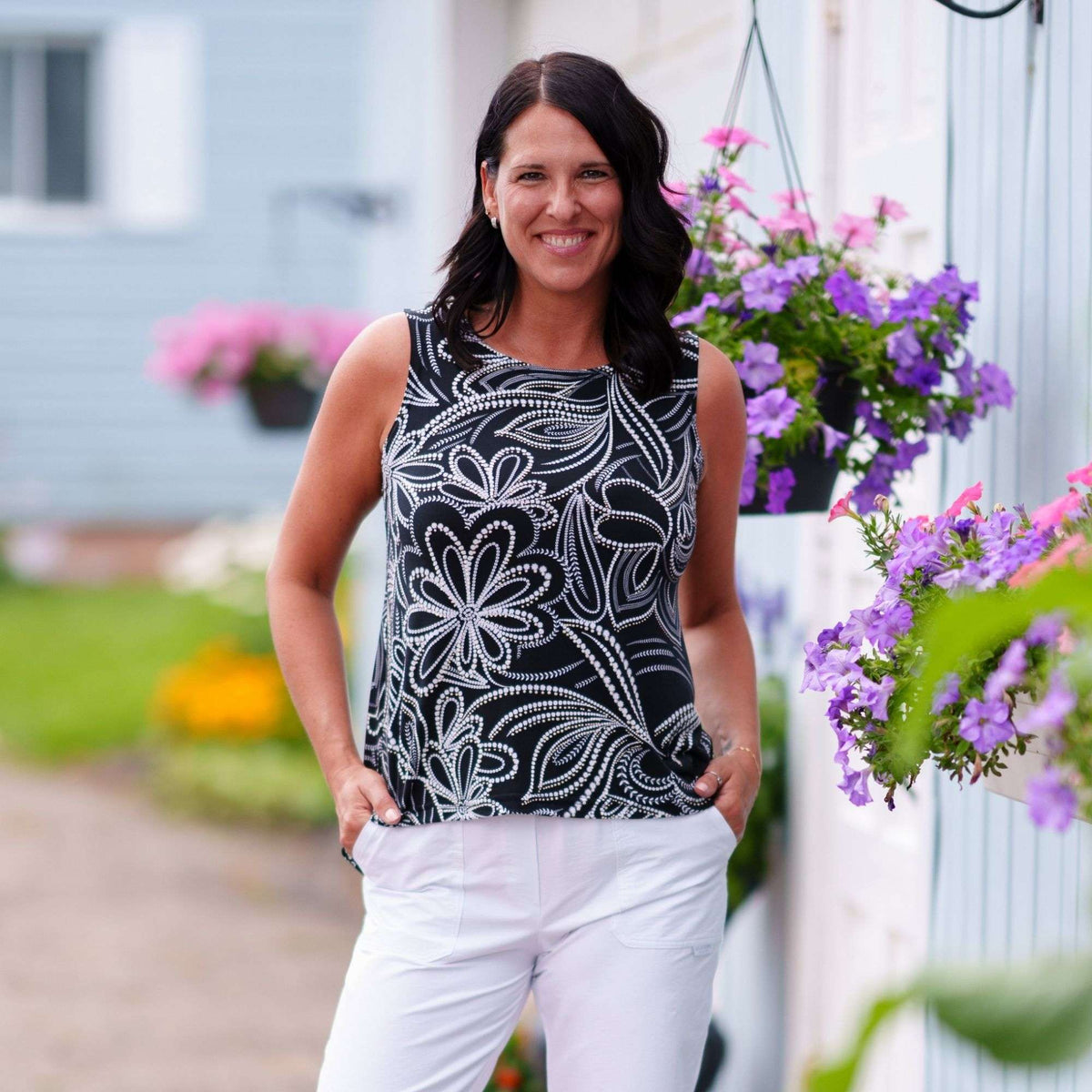 Camisole sunrise floral noir et blanc de Rien ne se perd tout se crée