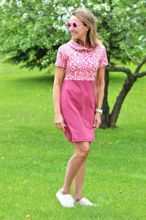 Robe ou tunique à capuchon passion framboise de APRT