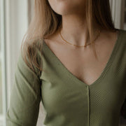 Chandail V neck plongeant sauge de Louve