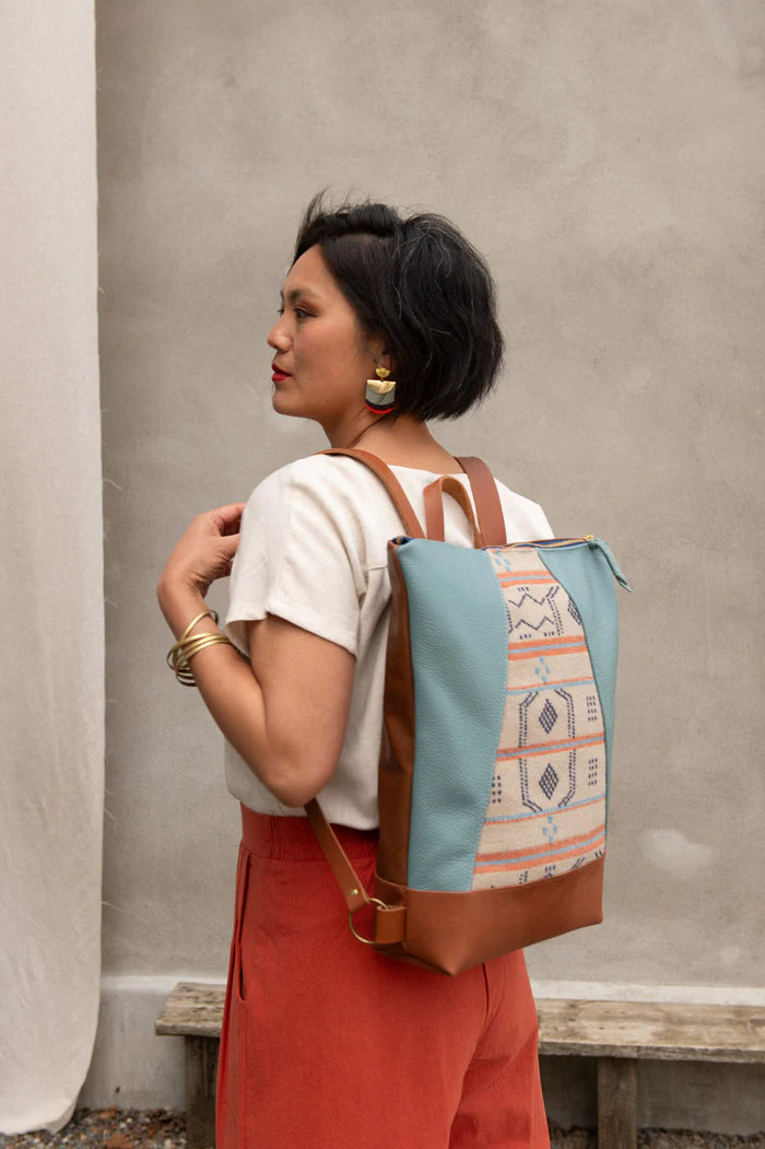 Sac Hobart orange et ciel de Kazak