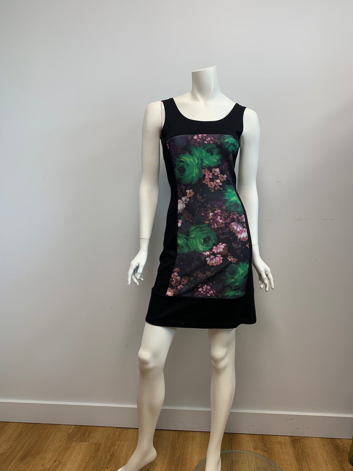 Robe noire et verte XS par Myco Anna_ER