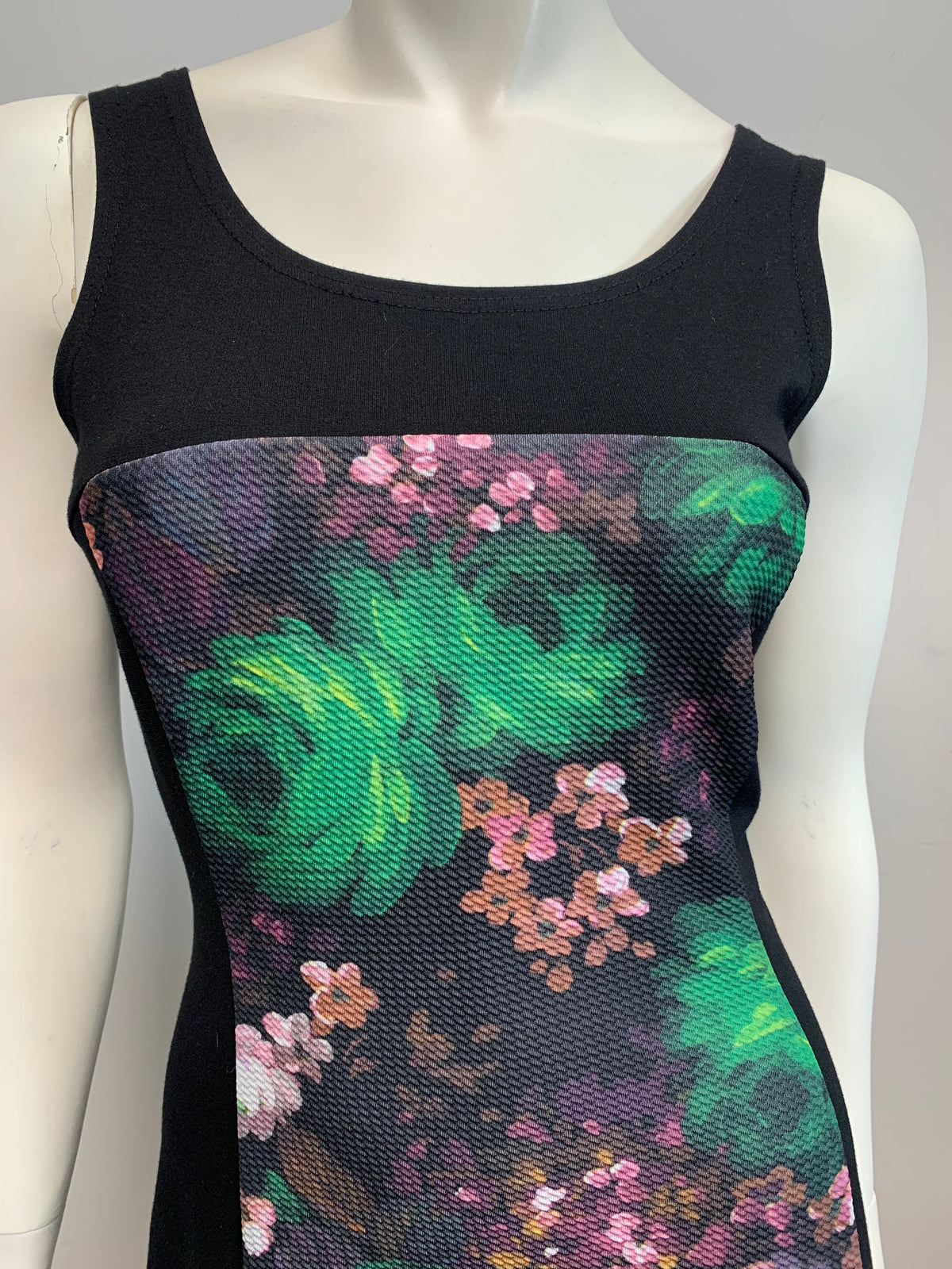 Robe noire et verte XS par Myco Anna_ER