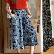 Pantalon Begonia fleurs indigo de Kazak
