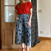Pantalon Begonia fleurs indigo de Kazak