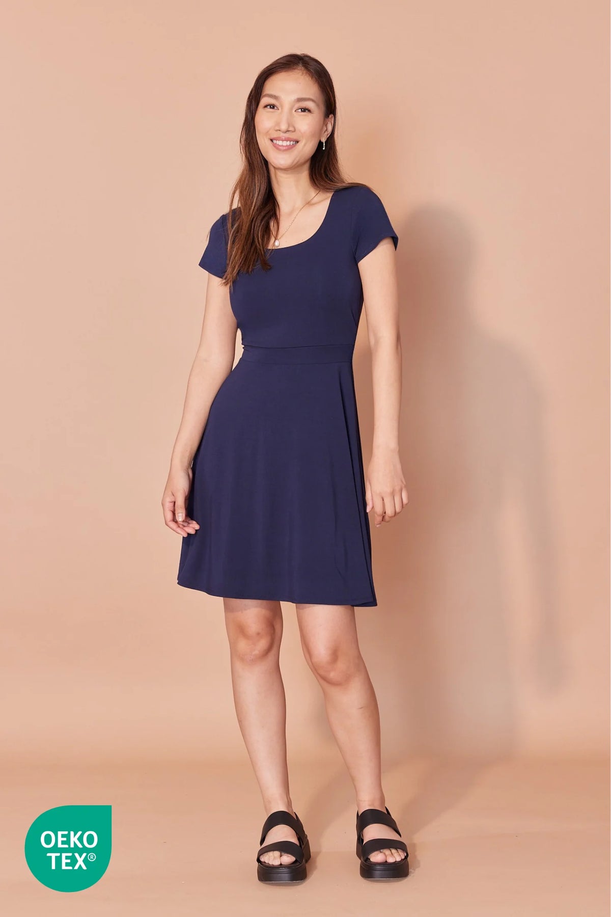 Robe Jeanne marine par Cherry Bobin