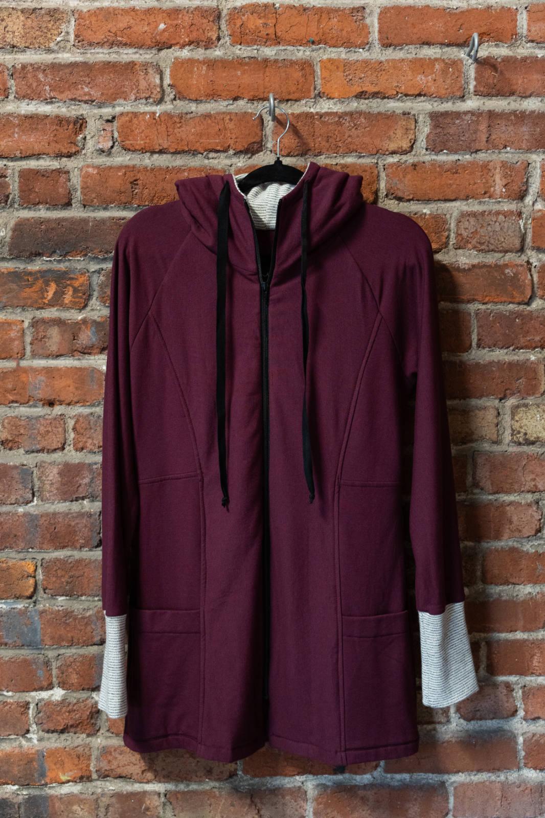 Veste Calma noire ou bourgogne wine de Marie C
