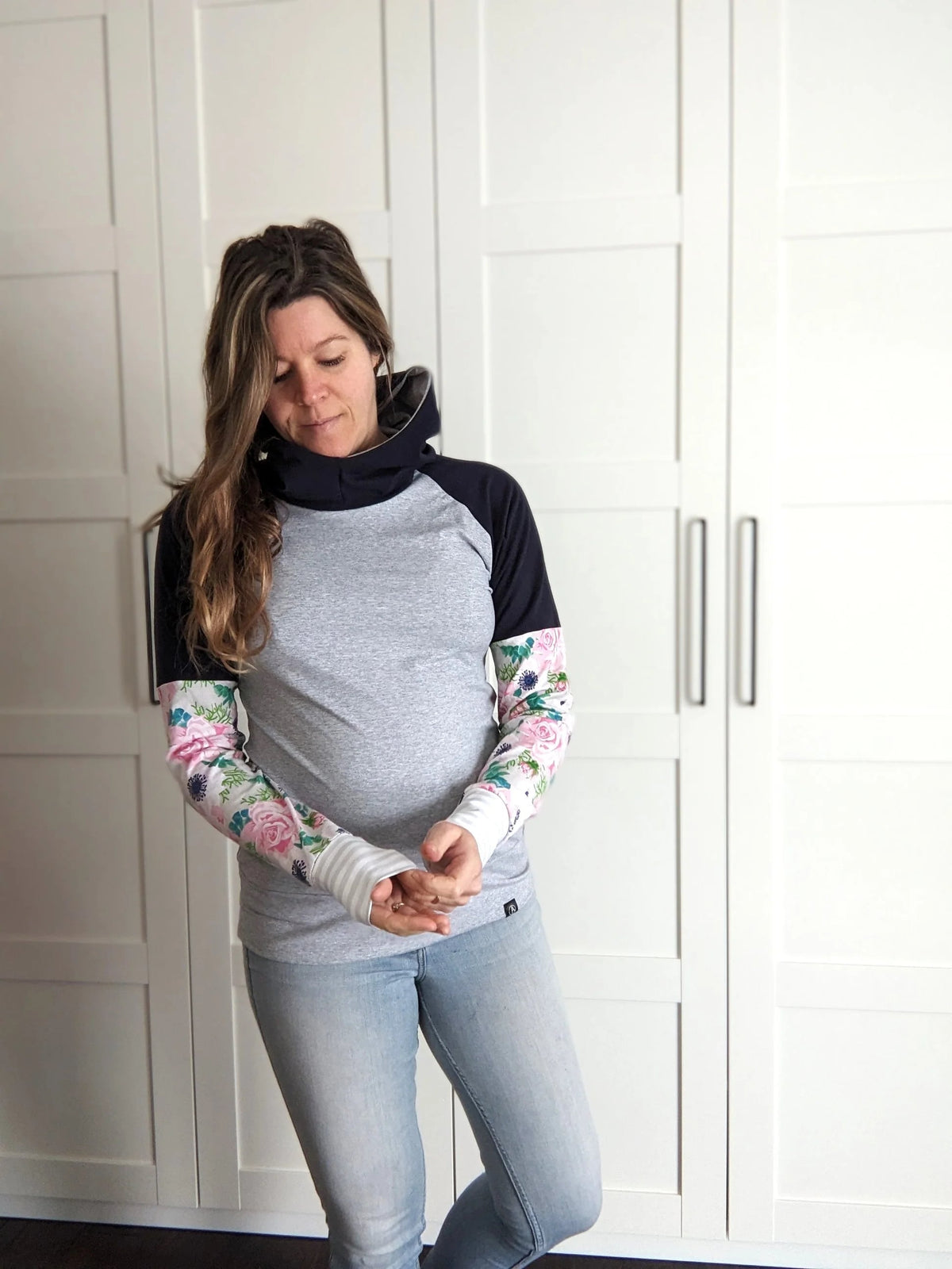 Chandail hoodie fleurs pastel de APRT