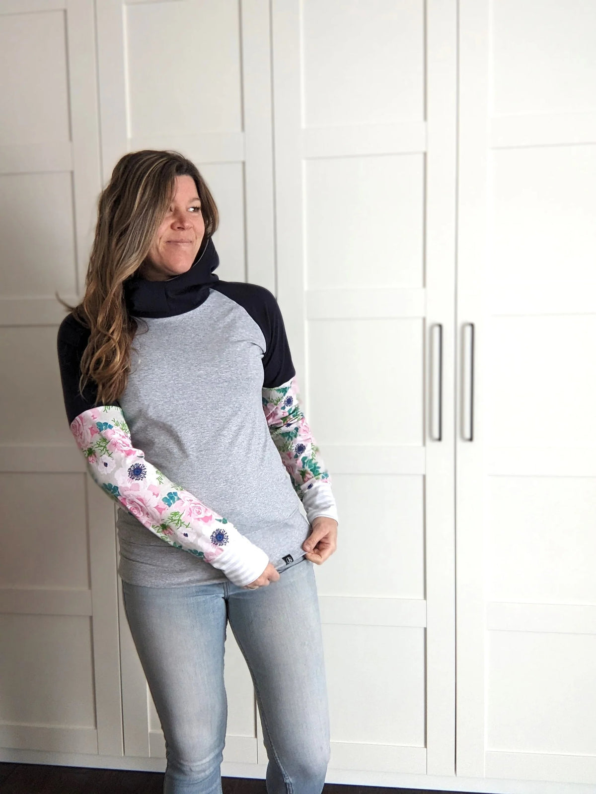 Chandail hoodie fleurs pastel de APRT