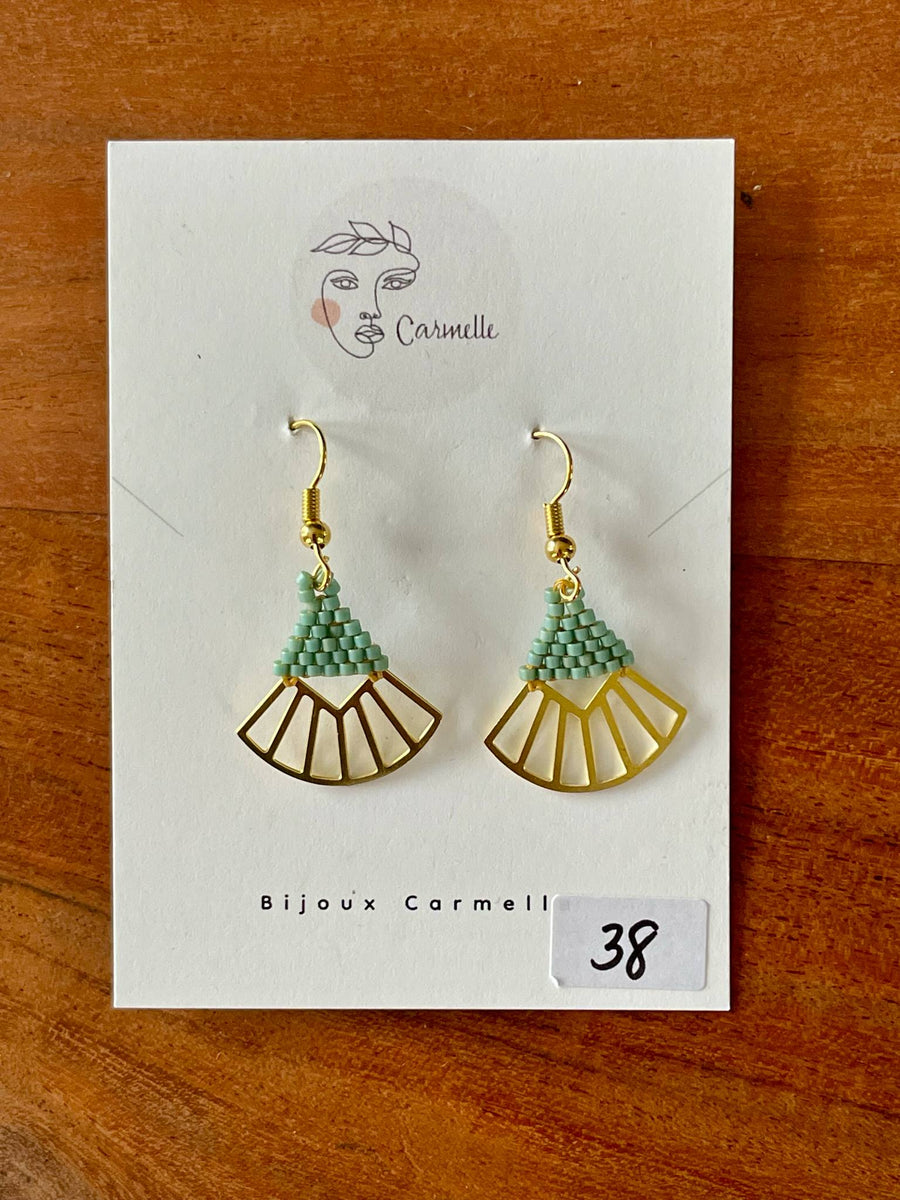 Boucles d'oreilles éventails en perles de verre turquoise #29 par Carmelle