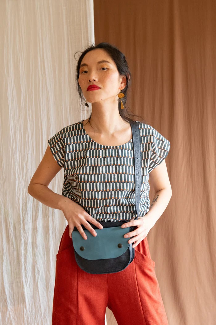 Pochette Amaru ciel et marine de Kazak