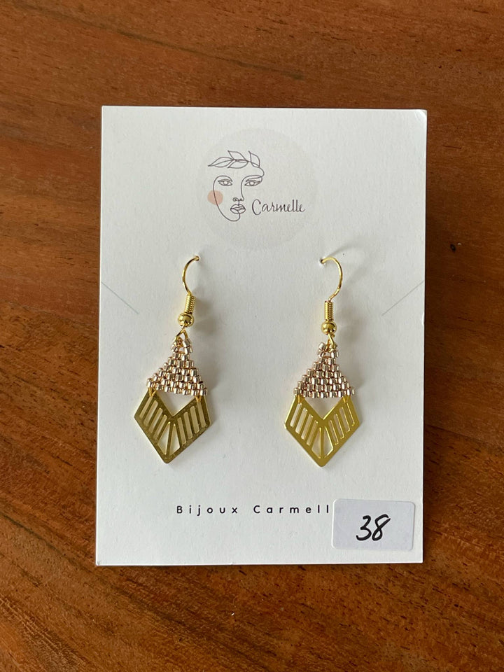 Boucles d'oreilles perlées #23 par Carmelle
