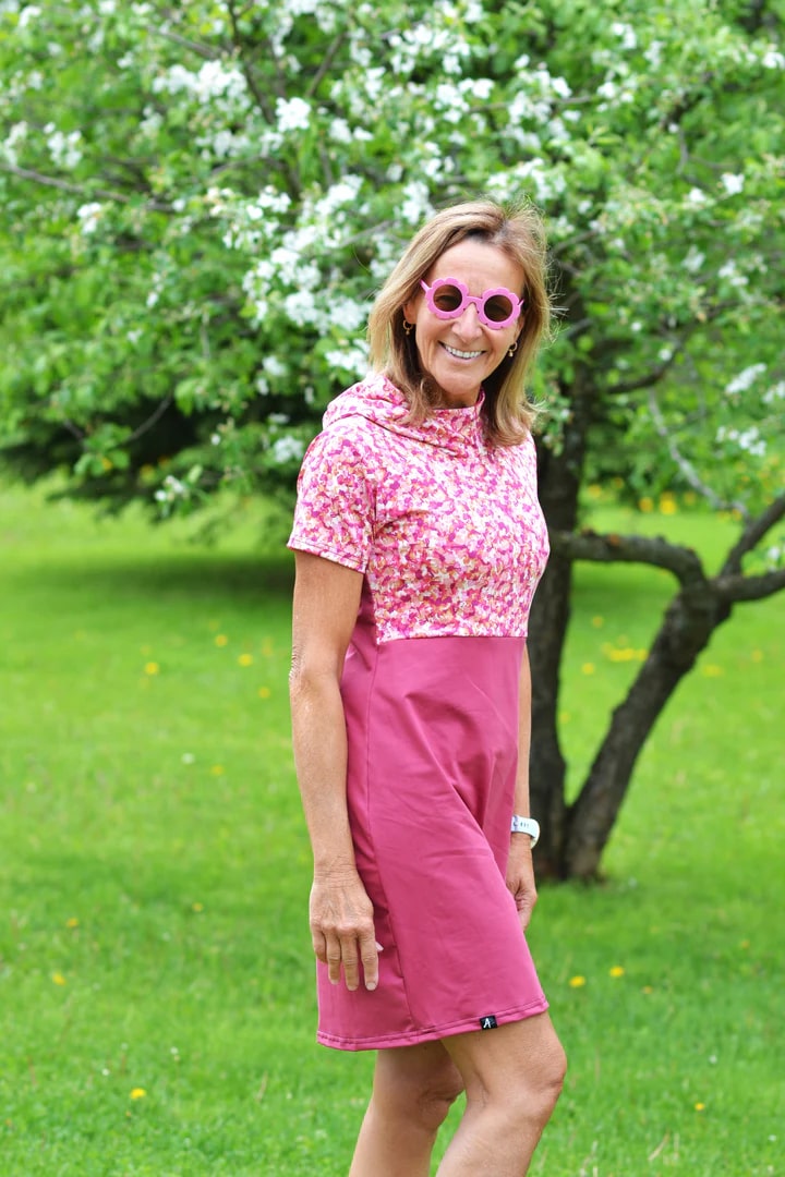 Robe ou tunique à capuchon passion framboise de APRT