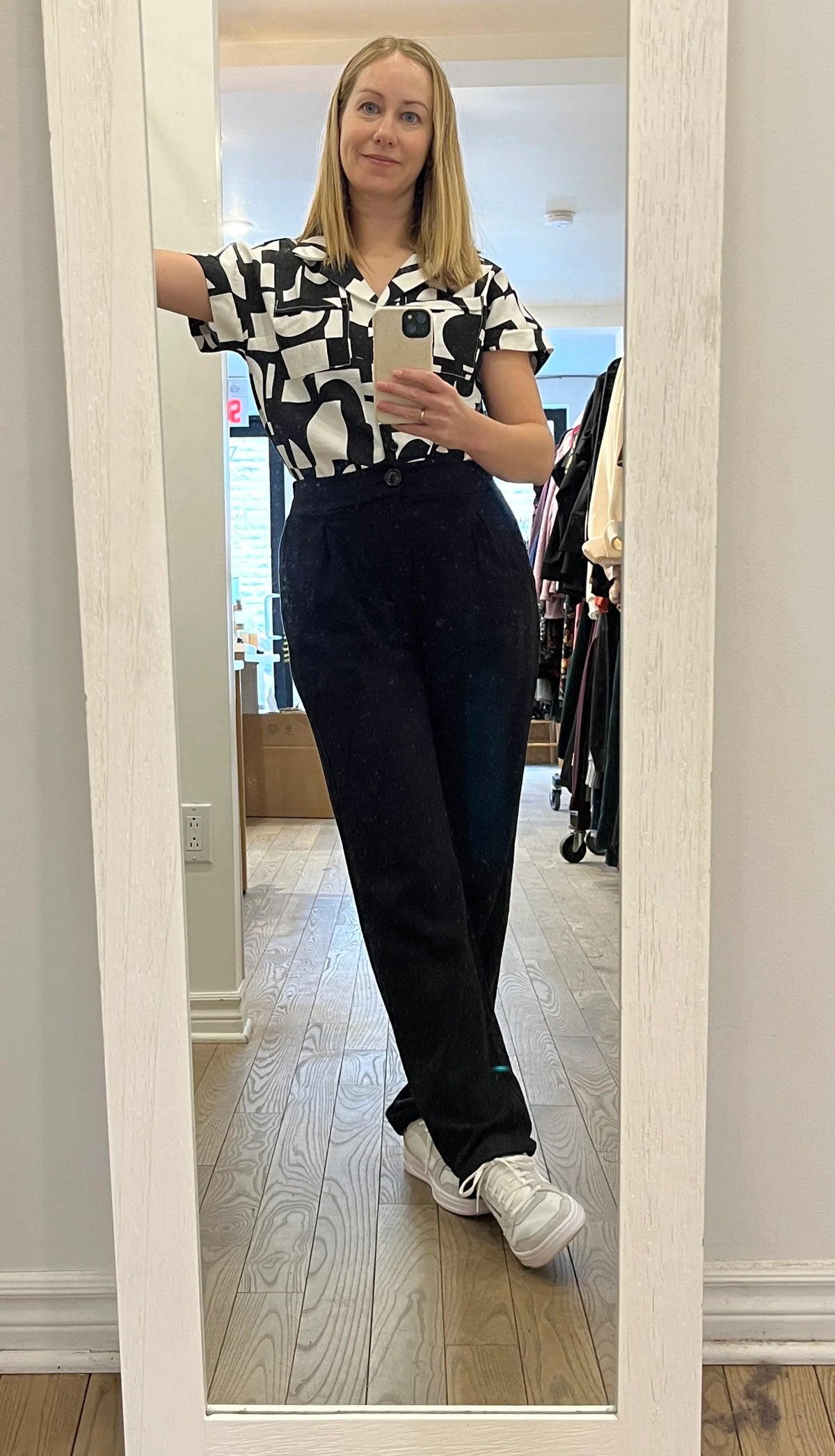 Chemisier cool vibes géo noir par Cherry Bobin