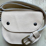 Pochette Amaru ivoire ou crème de Kazak