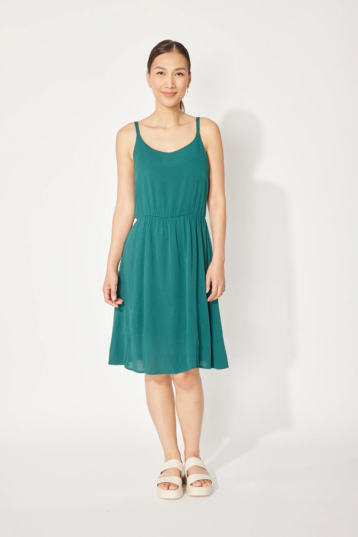 Robe fleurs sauvages verte par Cherry Bobin