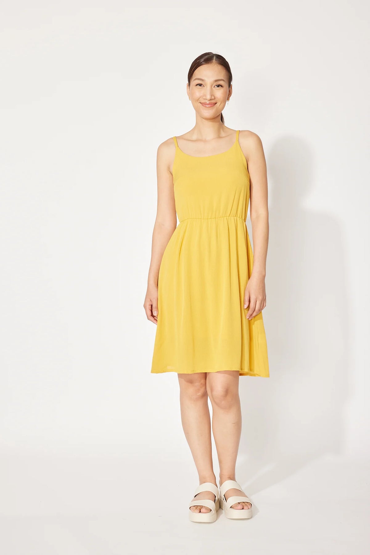 Robe fleurs sauvages jaune par Cherry Bobin