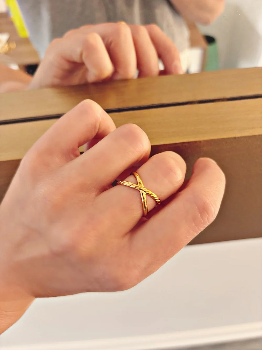 Bague Heli dorée de Tokade