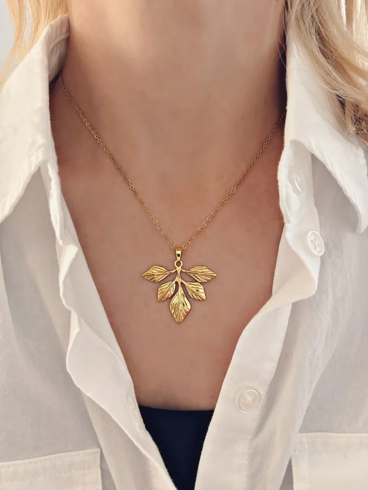 Collier leaf de Tokade