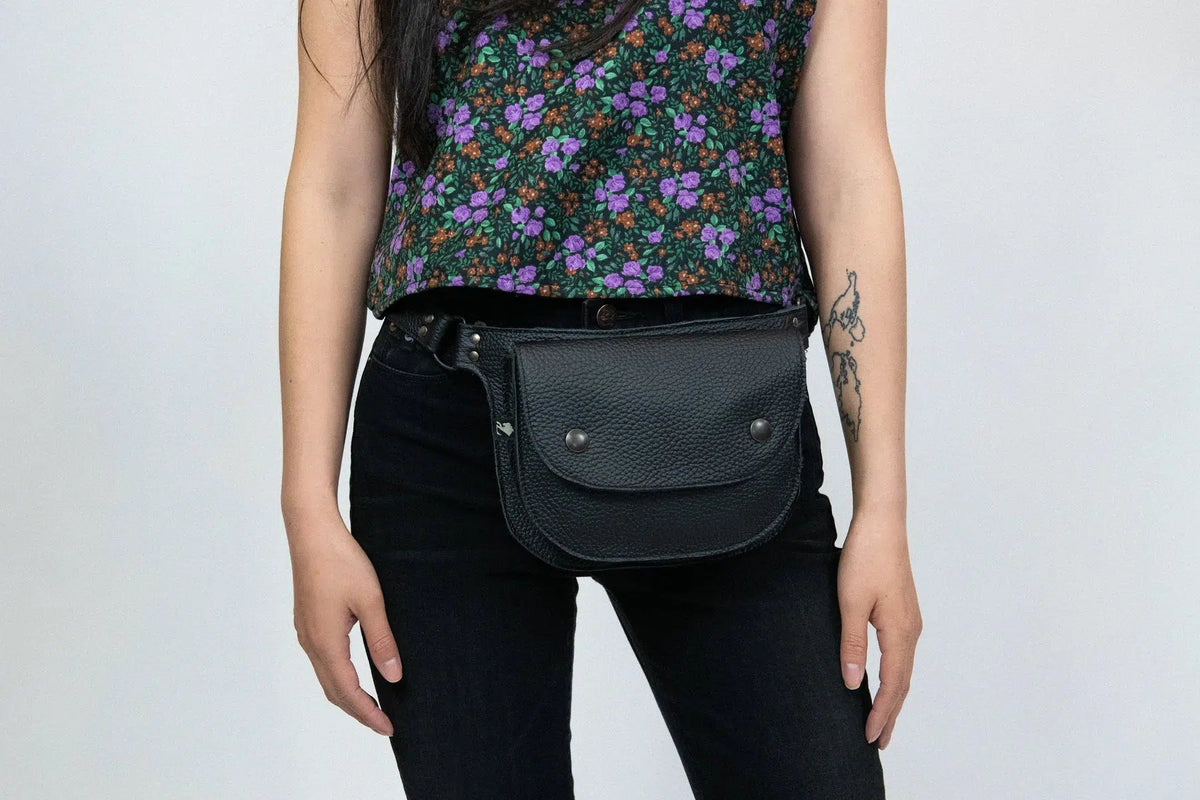 Pochette Amaru noir antique ou noir gold de Kazak